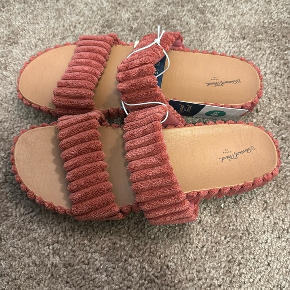 Universal Thread Kyla Corduroy Two Band Sandals Size 9.5 Color Pink - Picture 3 of 7